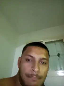 emrehliug12 online show from April 6, 2026, 6:03 am