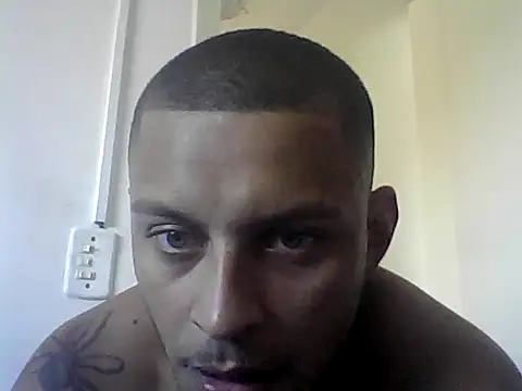 emrehliug12 online show from February 6, 2026, 3:52 pm