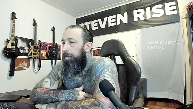 Snapshot of StevenRiseNYC chatting on October 12, 2025, 12:12 am StevenRiseNYC online show from October 12, 2025, 12:12 am