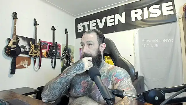 Snapshot of StevenRiseNYC chatting on October 11, 2025, 12:06 pm StevenRiseNYC online show from October 11, 2025, 12:06 pm