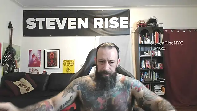 Snapshot of StevenRiseNYC chatting on October 4, 2025, 11:17 pm StevenRiseNYC online show from October 4, 2025, 11:17 pm