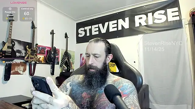Snapshot of StevenRiseNYC chatting on November 15, 2025, 2:26 am StevenRiseNYC online show from November 15, 2025, 2:26 am