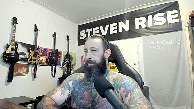 Snapshot of StevenRiseNYC chatting on October 6, 2025, 12:23 am StevenRiseNYC online show from October 6, 2025, 12:23 am