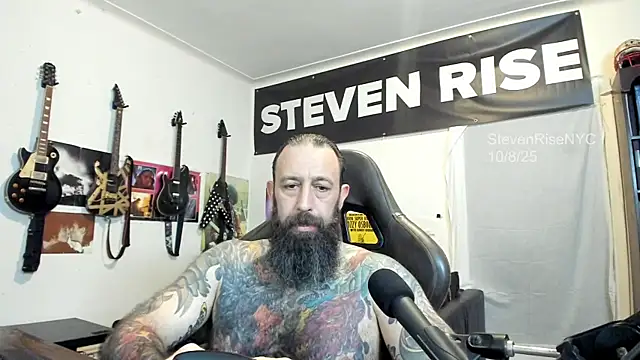 Snapshot of StevenRiseNYC chatting on October 9, 2025, 12:44 am StevenRiseNYC online show from October 9, 2025, 12:44 am