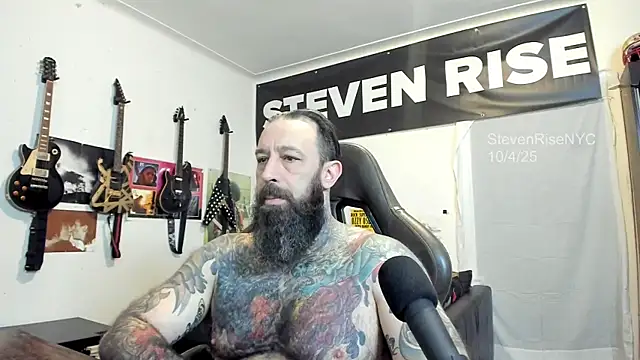 Snapshot of StevenRiseNYC chatting on October 4, 2025, 11:12 am StevenRiseNYC online show from October 4, 2025, 11:12 am