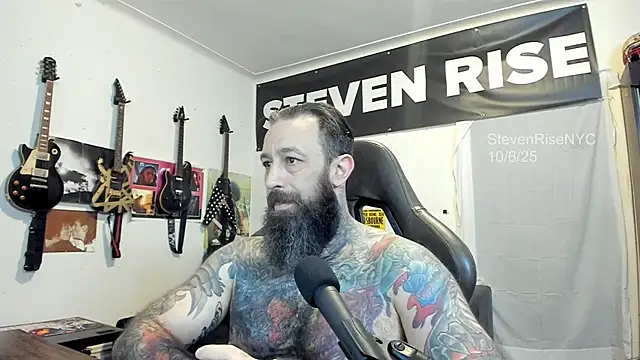 Snapshot of StevenRiseNYC chatting on October 7, 2025, 11:11 am StevenRiseNYC online show from October 7, 2025, 11:11 am