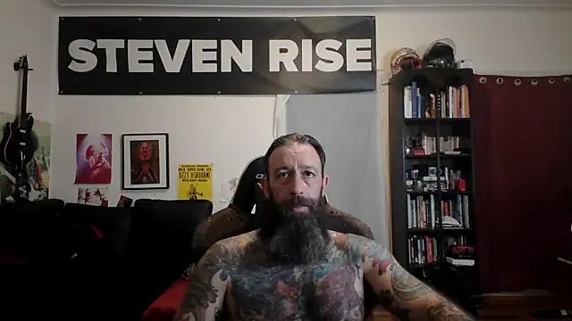 Snapshot of StevenRiseNYC chatting on May 21, 2026, 12:57 pm StevenRiseNYC online show from May 21, 2026, 12:57 pm