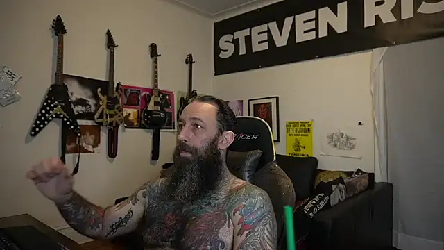 Snapshot of StevenRiseNYC chatting on May 26, 2026, 11:08 am StevenRiseNYC online show from May 26, 2026, 11:08 am