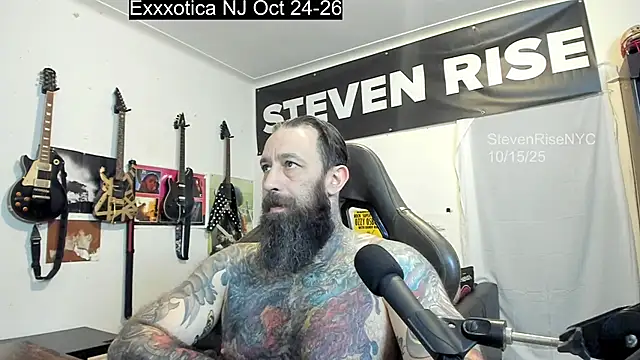 Snapshot of StevenRiseNYC chatting on October 15, 2025, 12:57 pm StevenRiseNYC online show from October 15, 2025, 12:57 pm