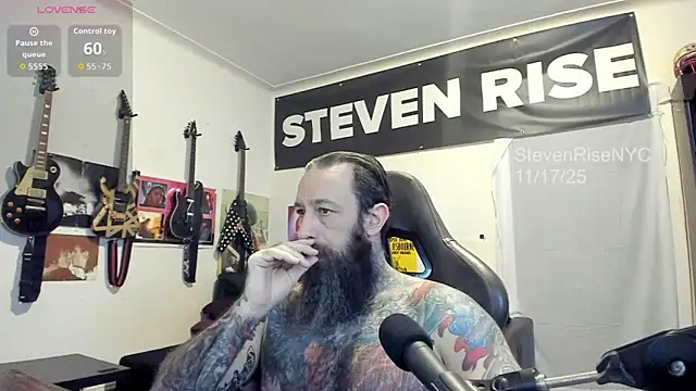 Snapshot of StevenRiseNYC chatting on November 17, 2025, 1:37 pm StevenRiseNYC online show from November 17, 2025, 1:37 pm