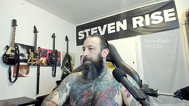 Snapshot of StevenRiseNYC chatting on October 13, 2025, 12:29 pm StevenRiseNYC online show from October 13, 2025, 12:29 pm