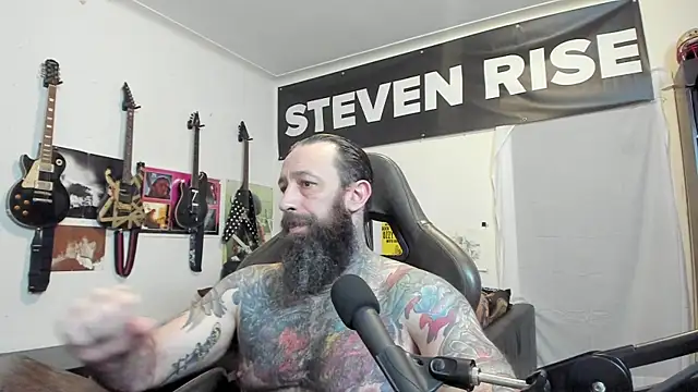 Snapshot of StevenRiseNYC chatting on October 29, 2025, 12:42 am StevenRiseNYC online show from October 29, 2025, 12:42 am