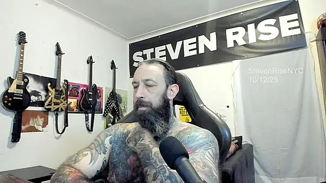 Snapshot of StevenRiseNYC chatting on October 12, 2025, 12:17 pm StevenRiseNYC online show from October 12, 2025, 12:17 pm