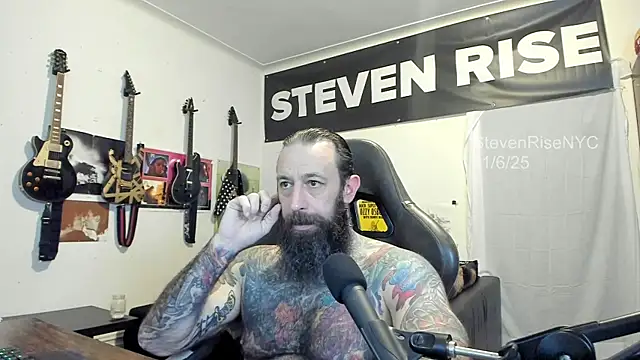 Snapshot of StevenRiseNYC chatting on November 7, 2025, 3:00 am StevenRiseNYC online show from November 7, 2025, 3:00 am