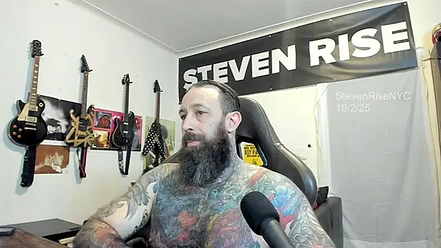 Snapshot of StevenRiseNYC chatting on October 3, 2025, 2:26 am StevenRiseNYC online show from October 3, 2025, 2:26 am