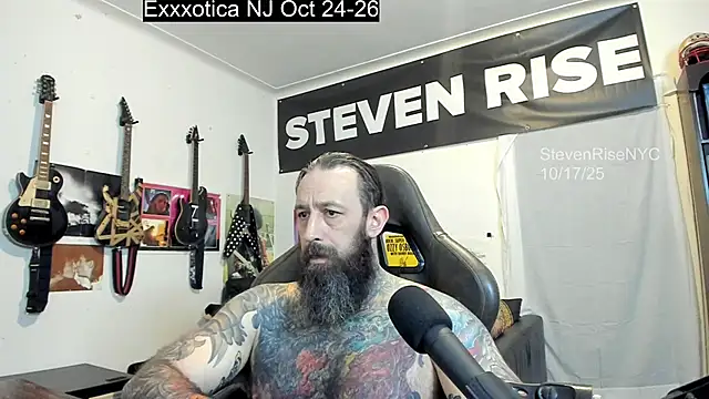 Snapshot of StevenRiseNYC chatting on October 18, 2025, 1:18 am StevenRiseNYC online show from October 18, 2025, 1:18 am