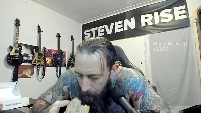 Snapshot of StevenRiseNYC chatting on October 10, 2025, 1:17 am StevenRiseNYC online show from October 10, 2025, 1:17 am
