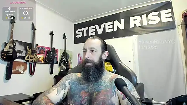 Snapshot of StevenRiseNYC chatting on November 14, 2025, 1:31 am StevenRiseNYC online show from November 14, 2025, 1:31 am