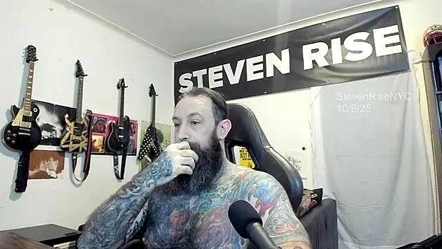 Snapshot of StevenRiseNYC chatting on October 9, 2025, 12:49 pm StevenRiseNYC online show from October 9, 2025, 12:49 pm