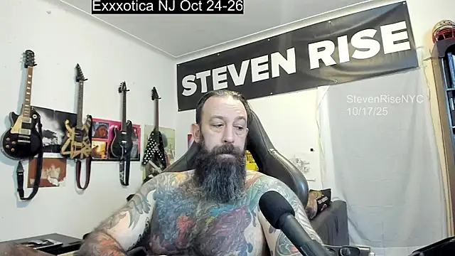 Snapshot of StevenRiseNYC chatting on October 17, 2025, 1:13 pm StevenRiseNYC online show from October 17, 2025, 1:13 pm