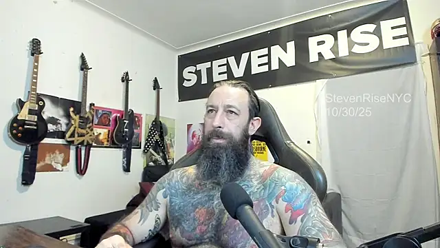 Snapshot of StevenRiseNYC chatting on October 30, 2025, 1:09 pm StevenRiseNYC online show from October 30, 2025, 1:09 pm