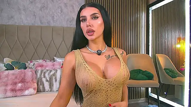 Snapshot of AmyBlair chatting on November 22, 2025, 8:35 am AmyBlair online show from November 22, 2025, 8:35 am