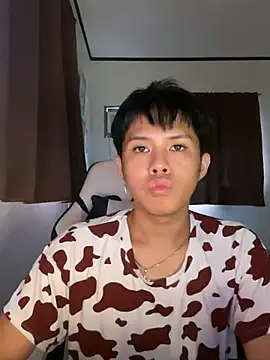 Plaxtique online show from December 18, 2025, 10:57 pm