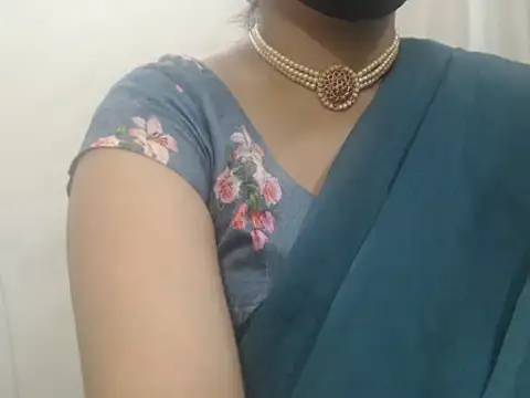 Snapshot of Lovely_Siri_23 chatting on June 3, 2026, 12:22 am Lovely Siri 23 online show from June 3, 2026, 12:22 am