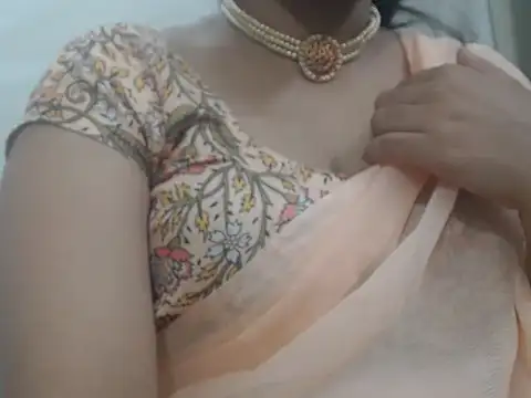 Snapshot of Lovely_Siri_23 chatting on May 18, 2026, 5:23 am Lovely Siri 23 online show from May 18, 2026, 5:23 am