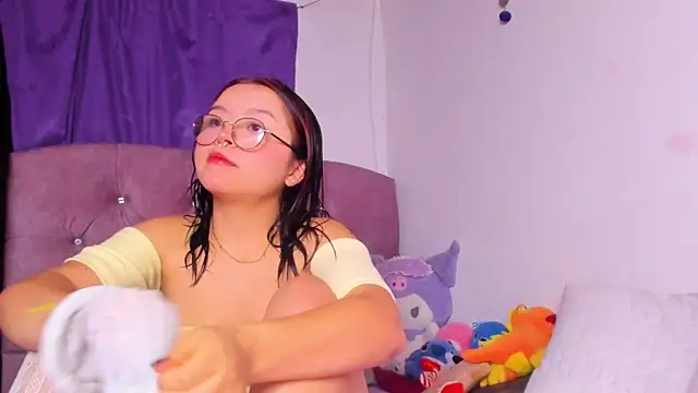 amy 18 online show from September 27, 2025, 5:46 am