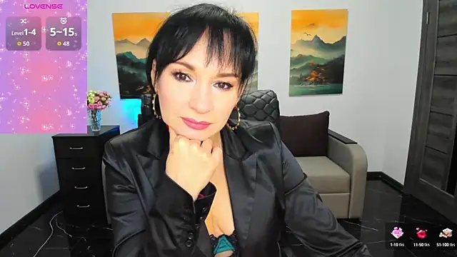 Snapshot of Sofia_Ford chatting on October 15, 2025, 12:35 pm Sofia Ford online show from October 15, 2025, 12:35 pm