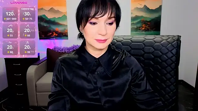 Snapshot of Sofia_Ford chatting on October 28, 2025, 1:32 pm Sofia Ford online show from October 28, 2025, 1:32 pm