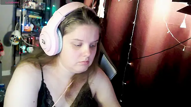 so cute777 online show from November 4, 2025, 2:15 am