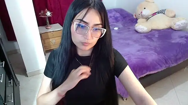 Tiffani Williams online show from April 14, 2026, 12:59 am