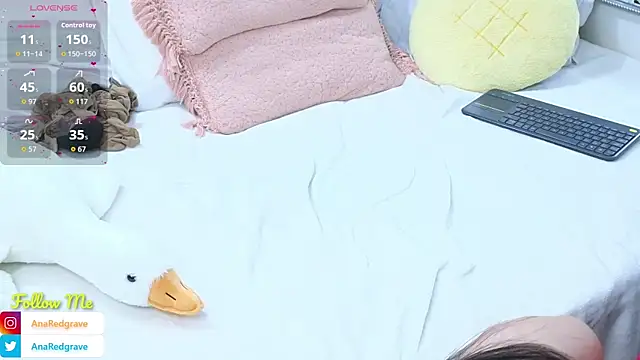 AnnaRedgrave online show from October 5, 2025, 7:32 am