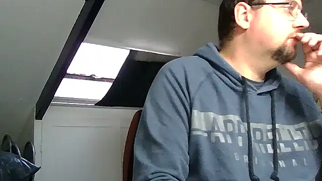 Snapshot of rdewaard81 chatting on November 19, 2025, 1:00 pm rdewaard81 online show from November 19, 2025, 1:00 pm