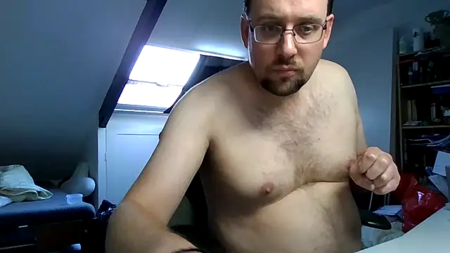 Snapshot of rdewaard81 chatting on October 23, 2025, 10:36 am rdewaard81 online show from October 23, 2025, 10:36 am