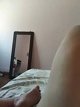 loiradiva29 online show from February 28, 2025, 3:26 pm