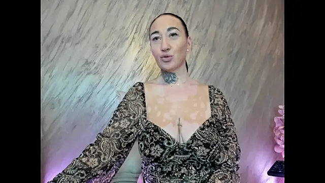 Rayanablackandwhite online show from April 28, 2026, 6:56 pm