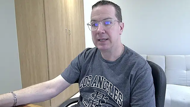 BrettJ81 online show from October 23, 2025, 10:58 am