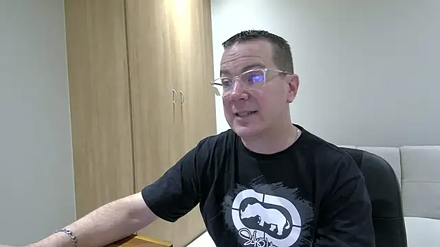 BrettJ81 online show from March 13, 2025, 5:28 pm