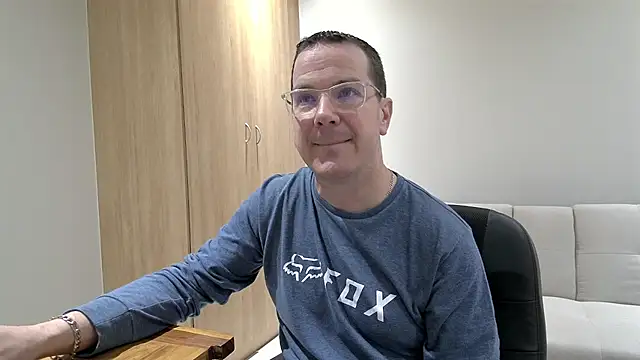 BrettJ81 online show from September 25, 2025, 3:51 pm