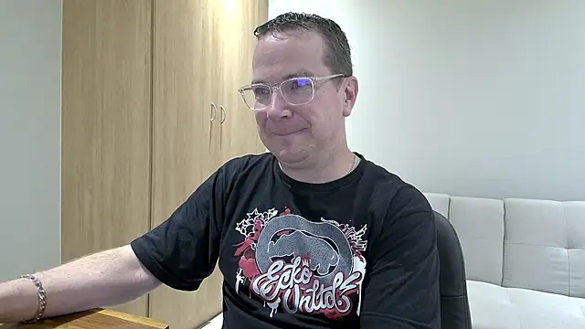 BrettJ81 online show from December 3, 2025, 3:22 pm