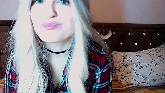 Sara4uu online show from November 30, 2025, 2:18 pm