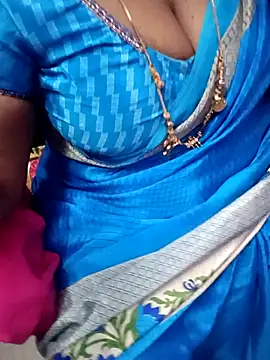 Snapshot of Tamil_Rathi chatting on March 17, 2025, 11:42 am Tamil Rathi online show from March 17, 2025, 11:42 am