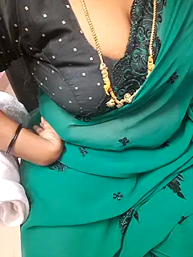 Snapshot of Tamil_Rathi chatting on September 25, 2025, 5:19 pm Tamil Rathi online show from September 25, 2025, 5:19 pm