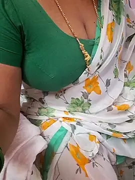 Snapshot of Tamil_Rathi chatting on September 17, 2025, 5:48 pm Tamil Rathi online show from September 17, 2025, 5:48 pm