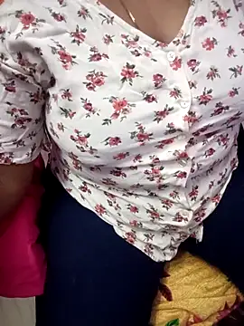 Snapshot of Tamil_Rathi chatting on March 15, 2025, 4:21 pm Tamil Rathi online show from March 15, 2025, 4:21 pm