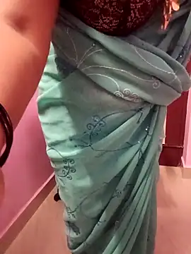 Snapshot of Tamil_Rathi chatting on March 4, 2025, 7:54 pm Tamil Rathi online show from March 4, 2025, 7:54 pm