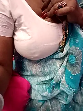 Snapshot of Tamil_Rathi chatting on March 12, 2025, 7:46 am Tamil Rathi online show from March 12, 2025, 7:46 am